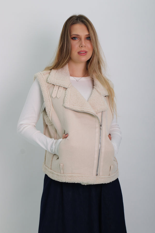 ווסט צמר שאנל